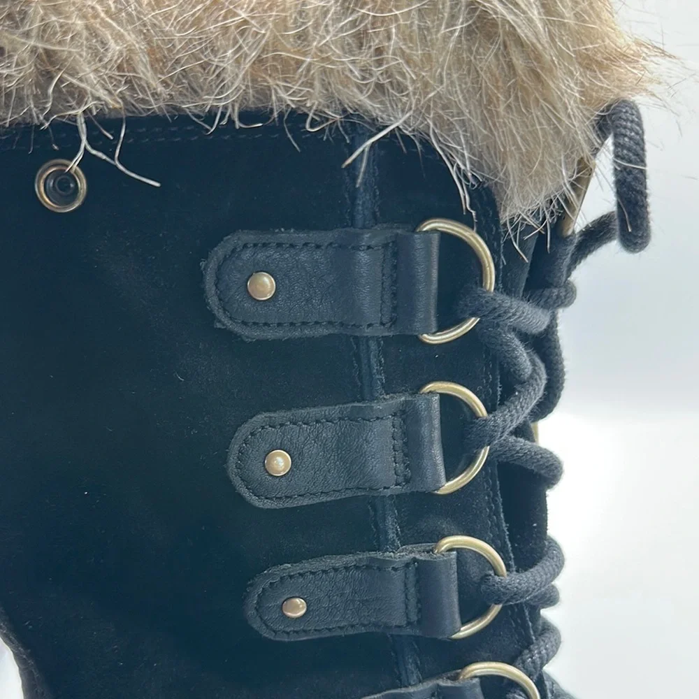 Sorel Sz 7 Black and Tan Winter‎ Boots with Faux Fur Trim